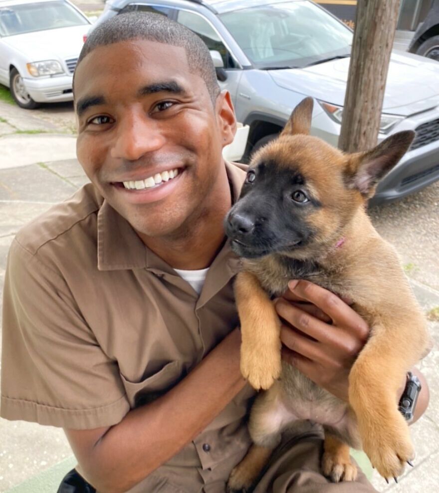 Delivery Man Continues To Take Breaks On The Way To Take Pictures And Pet The Dogs He Meets (New Pics)