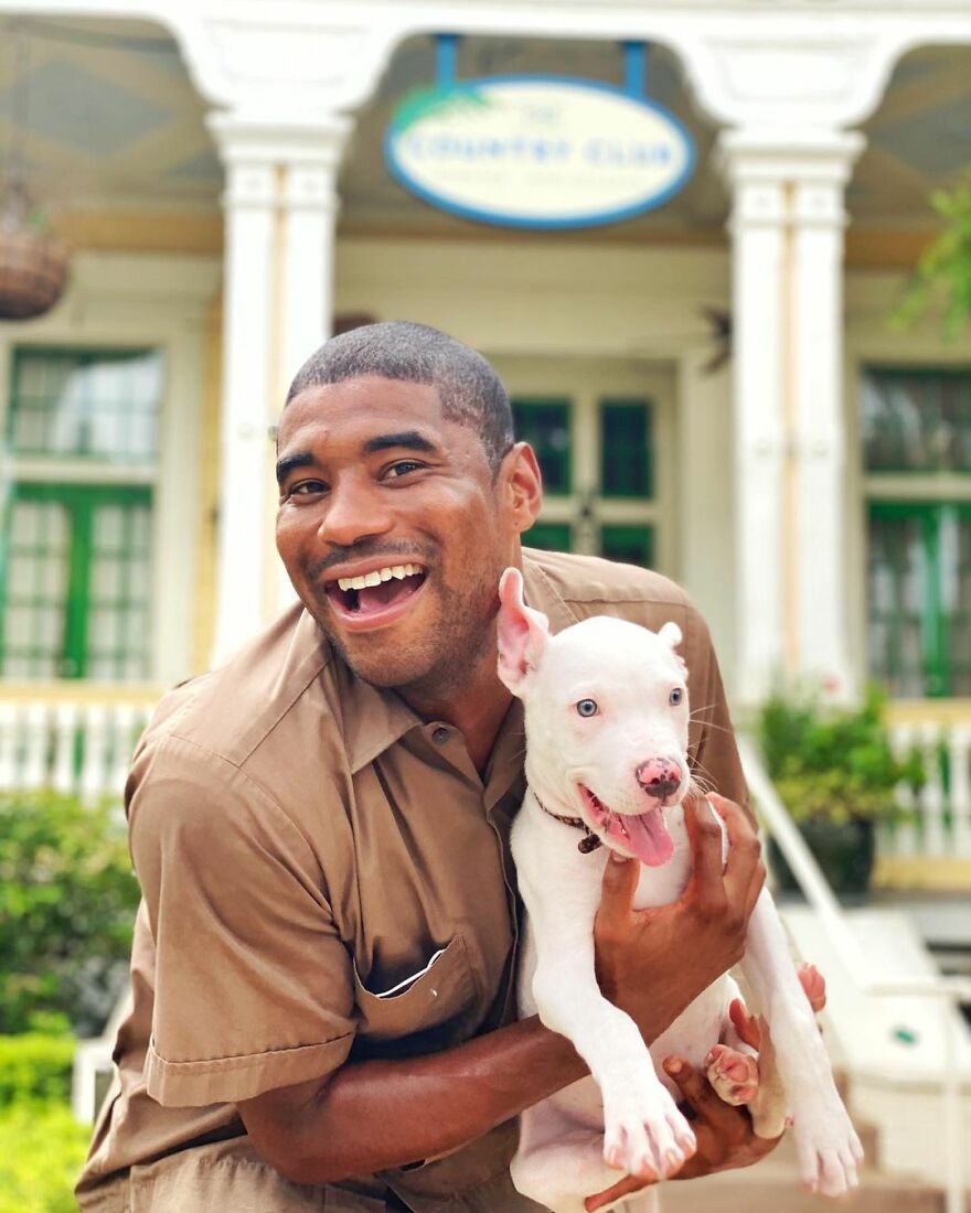 Delivery Man Continues To Take Breaks On The Way To Take Pictures And Pet The Dogs He Meets (New Pics)