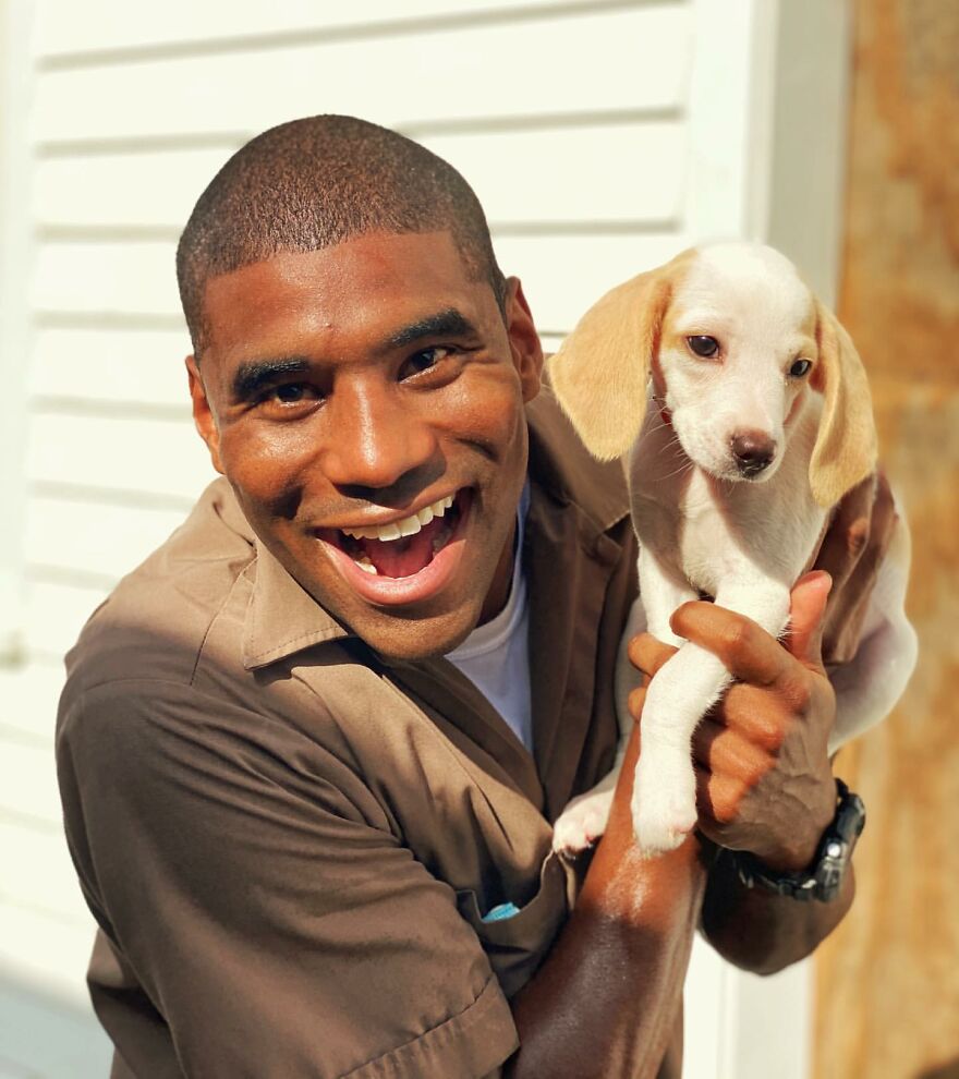 Delivery Man Continues To Take Breaks On The Way To Take Pictures And Pet The Dogs He Meets (New Pics)