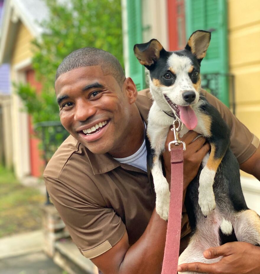 Delivery Man Continues To Take Breaks On The Way To Take Pictures And Pet The Dogs He Meets (New Pics)
