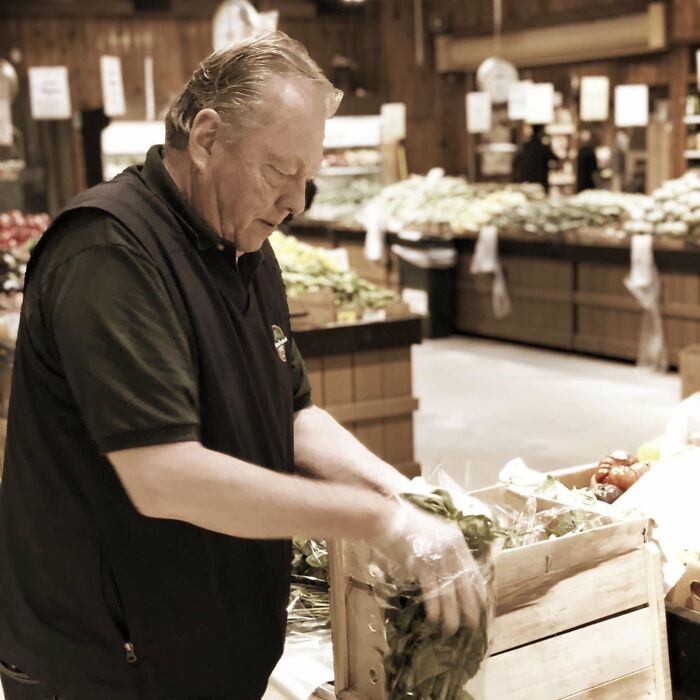 “I Used To Think That Dad Was Just A Family Man”: Store Owner-Turned-Father Shows What Personal Success Truly Looks Like