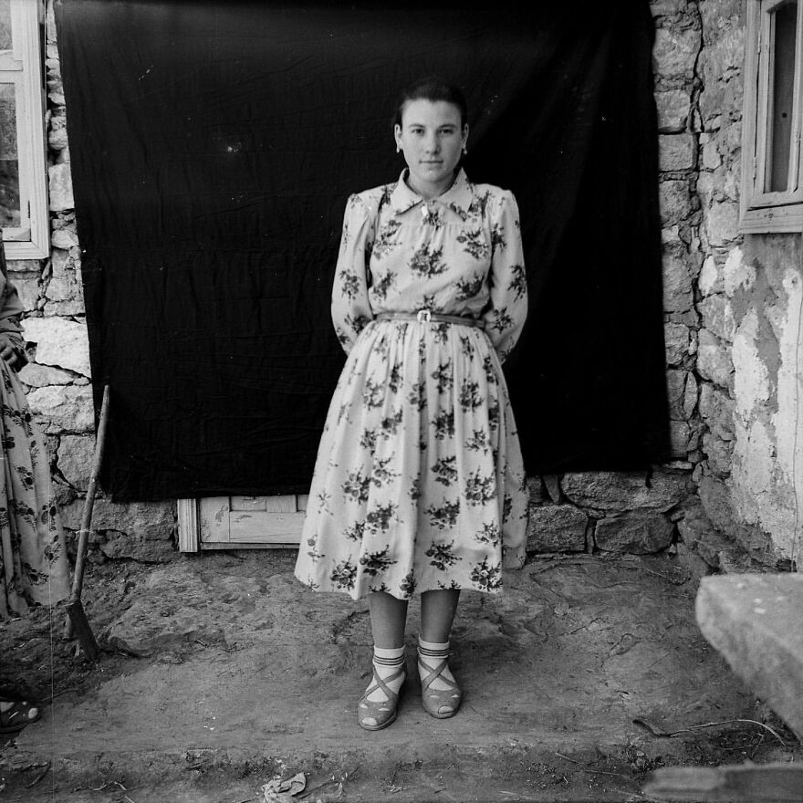 Person Sets Out To Find People From Photos That Were Taken 50 Years Ago, Finds 6 Of Them Person Sets Out To Find People From Photos That Were Taken 50 Years Ago, Finds 6 Of Them