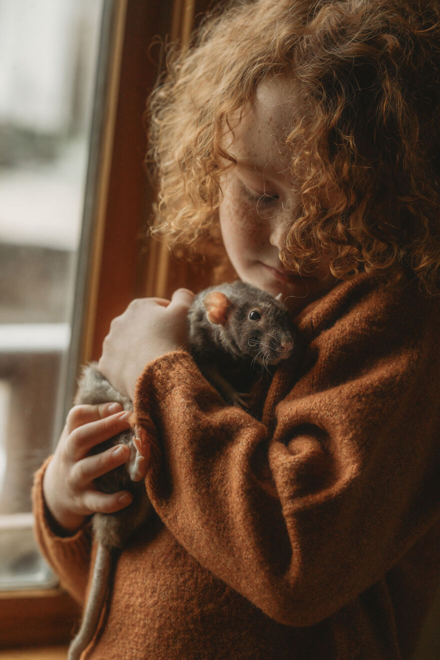 An Adorable Photoshoot Of A Girl And Her Pet Rat Named Disco Bacon By Andrea Martin An Adorable Photoshoot Of A Girl And Her Pet Rat Named Disco Bacon By Andrea Martin