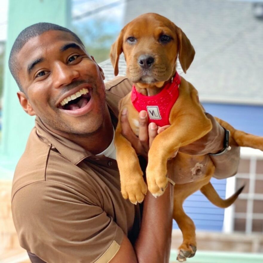 Delivery Man Continues To Take Breaks On The Way To Take Pictures And Pet The Dogs He Meets (New Pics)