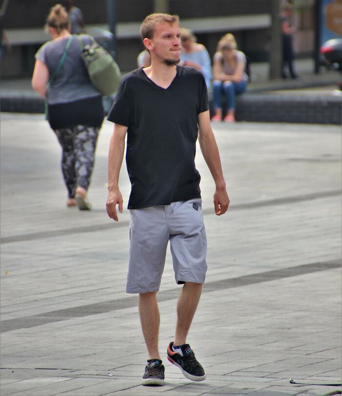 30 Hidden Dress Codes Folks Use To Send Signals About Themselves Shared In This Online Group