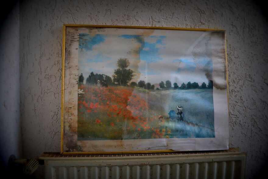 My Exploration Of A Clinic That Was Abandoned In 2002, From One Day To The Next