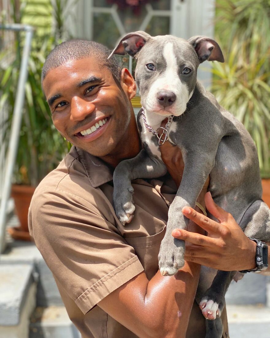 Delivery Man Continues To Take Breaks On The Way To Take Pictures And Pet The Dogs He Meets (New Pics)