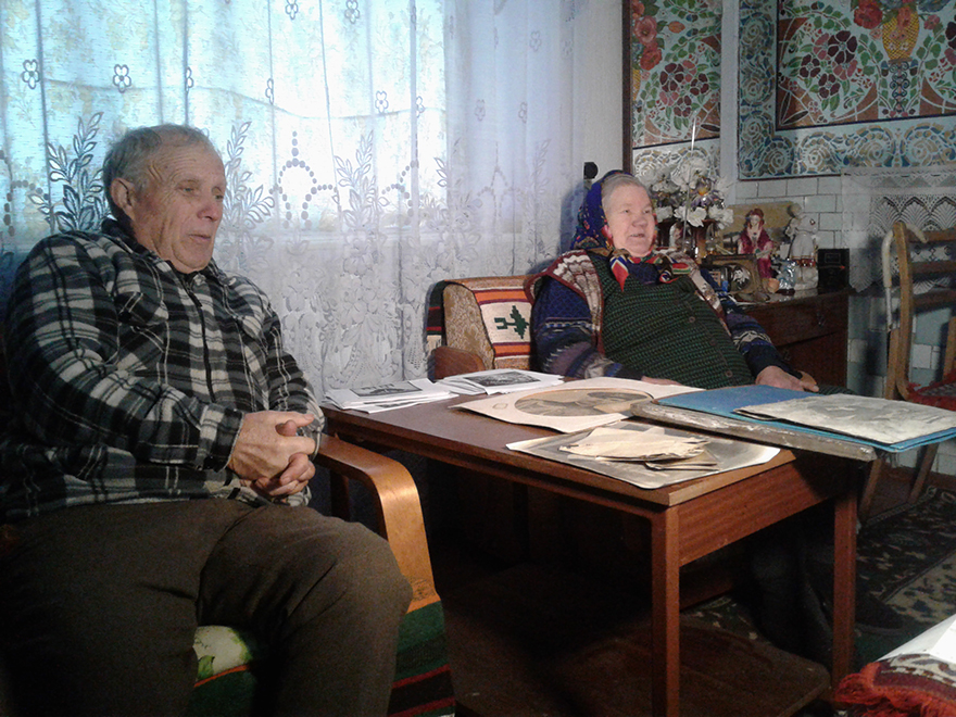 Person Sets Out To Find People From Photos That Were Taken 50 Years Ago, Finds 6 Of Them