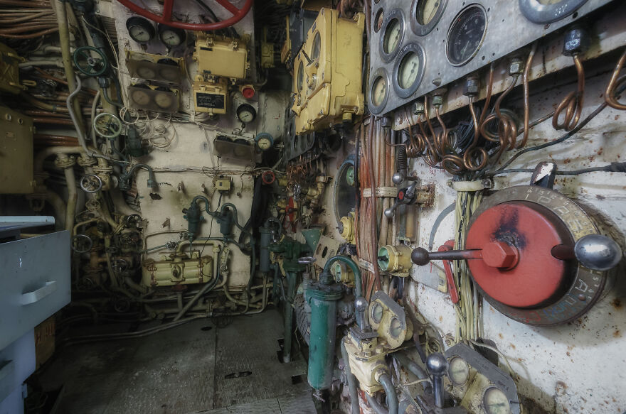 Our 15 Photos Show What’s Inside This Abandoned Soviet Submarine That We Found In European Waters 