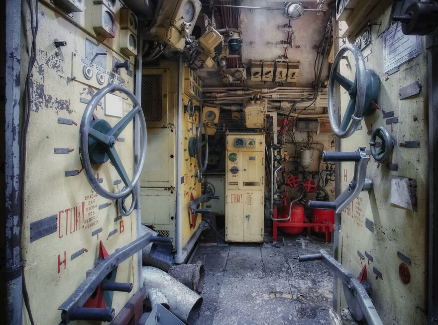 Our 15 Photos Show What’s Inside This Abandoned Soviet Submarine That We Found In European Waters 