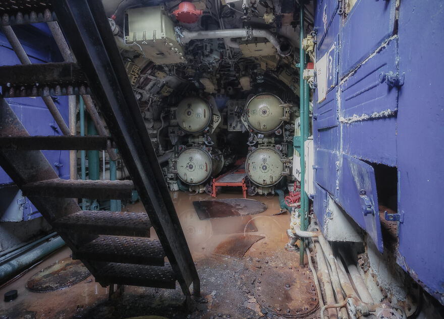 Our 15 Photos Show What’s Inside This Abandoned Soviet Submarine That We Found In European Waters 