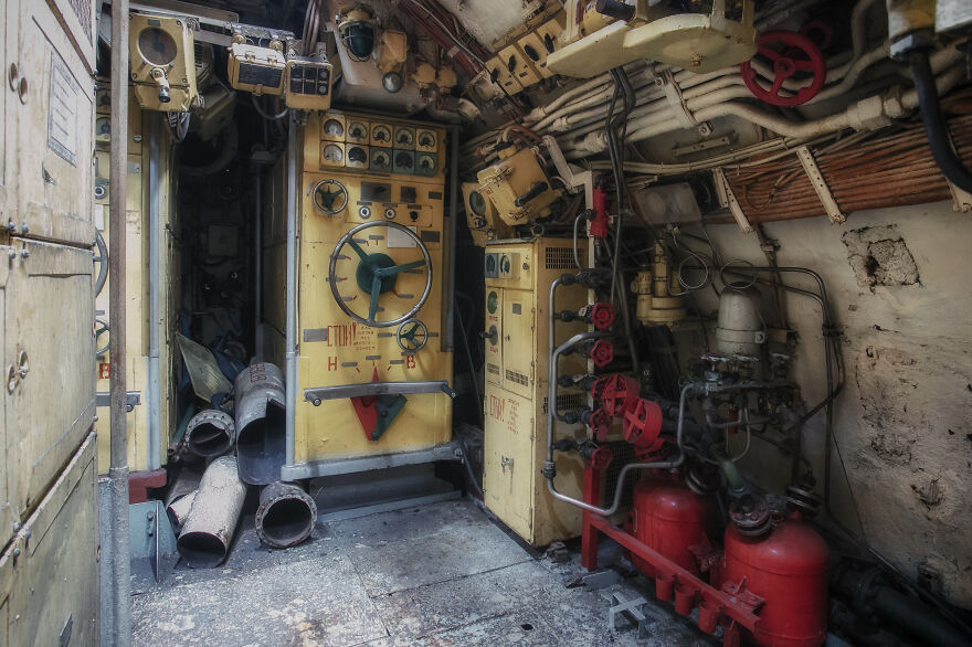 Our 15 Photos Show What’s Inside This Abandoned Soviet Submarine That We Found In European Waters 