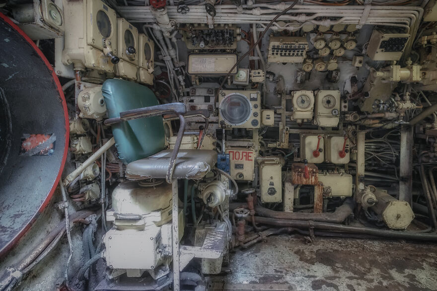 Our 15 Photos Show What’s Inside This Abandoned Soviet Submarine That We Found In European Waters 