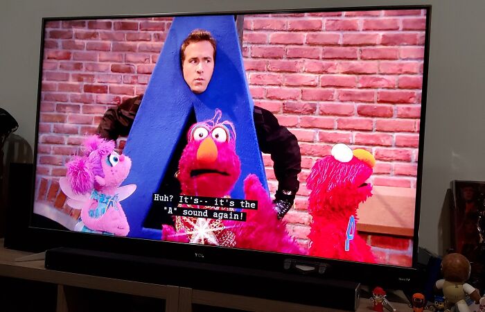 The Fact That Ryan Reynolds Once Wore An 'A-Hole' Costume On 'Sesame Street' Resurfaces The Fact That Ryan Reynolds Once Wore An 'A-Hole' Costume On 'Sesame Street' Resurfaces