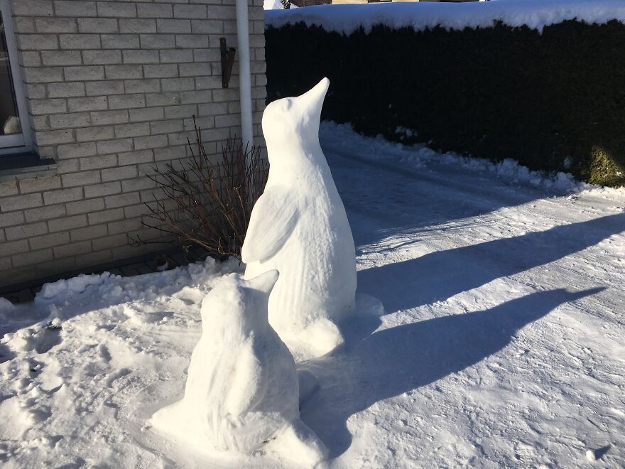 35 Mind-Blowing Photos Of Snow Sculptures In Lithuania, From Octopuses To A Human-Size Pikachu