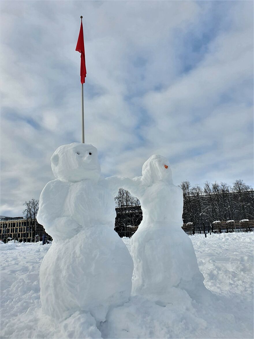 35 Mind-Blowing Photos Of Snow Sculptures In Lithuania, From Octopuses To A Human-Size Pikachu