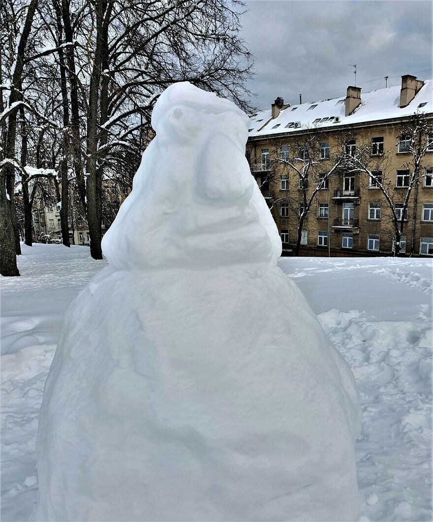 35 Mind-Blowing Photos Of Snow Sculptures In Lithuania, From Octopuses To A Human-Size Pikachu