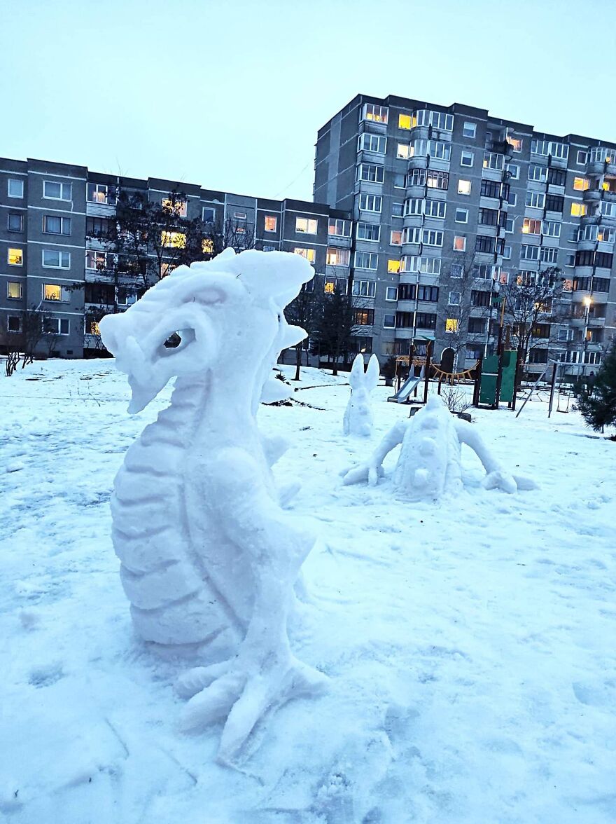 35 Mind-Blowing Photos Of Snow Sculptures In Lithuania, From Octopuses To A Human-Size Pikachu