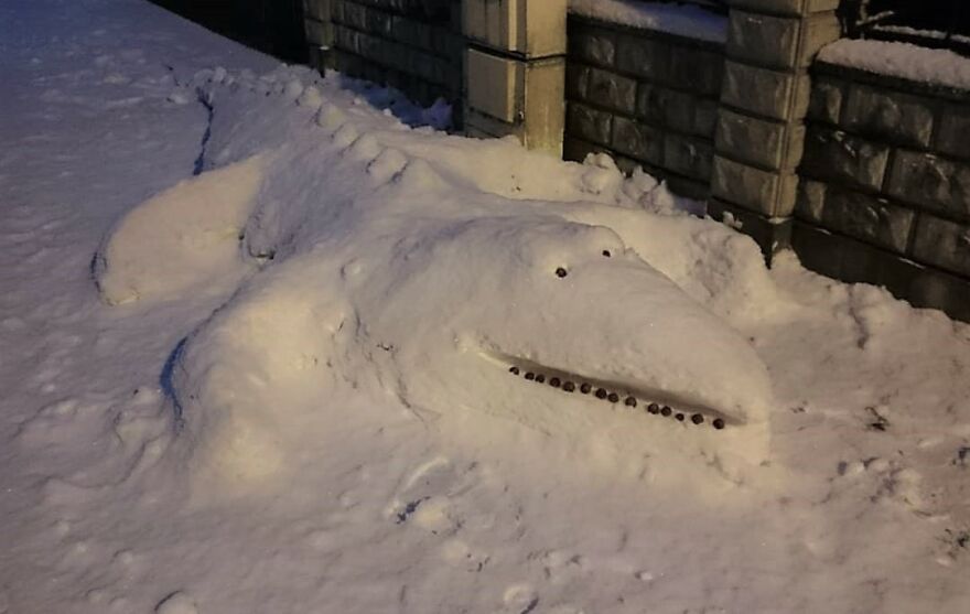 35 Mind-Blowing Photos Of Snow Sculptures In Lithuania, From Octopuses To A Human-Size Pikachu