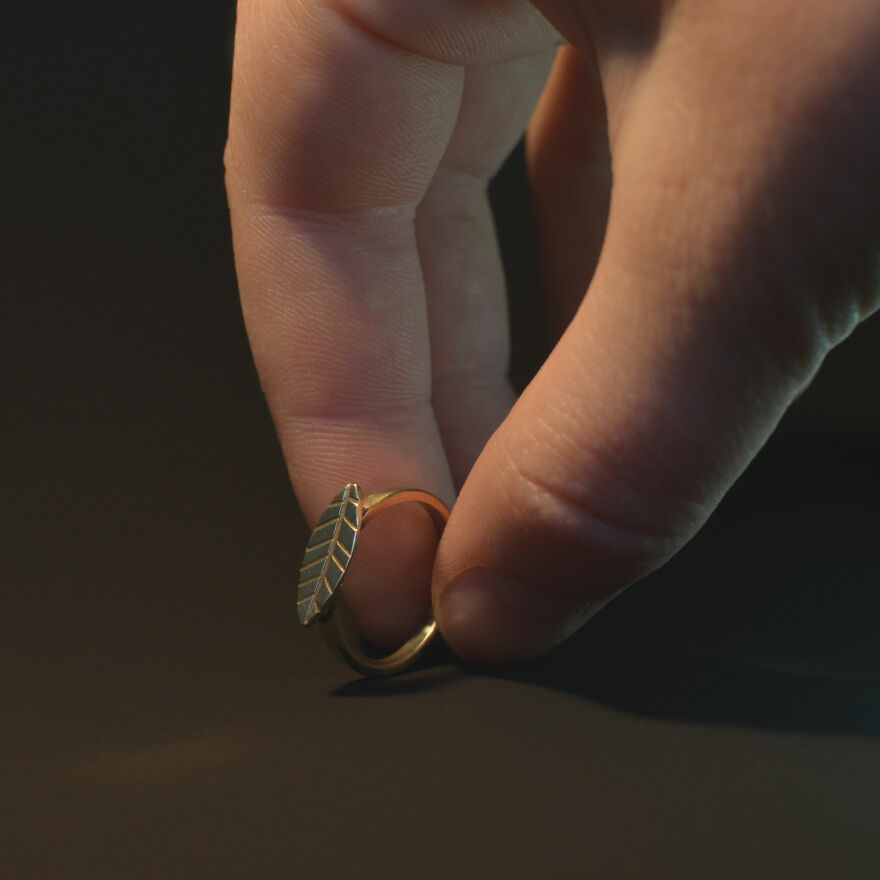 Brass Ring "Leaf"