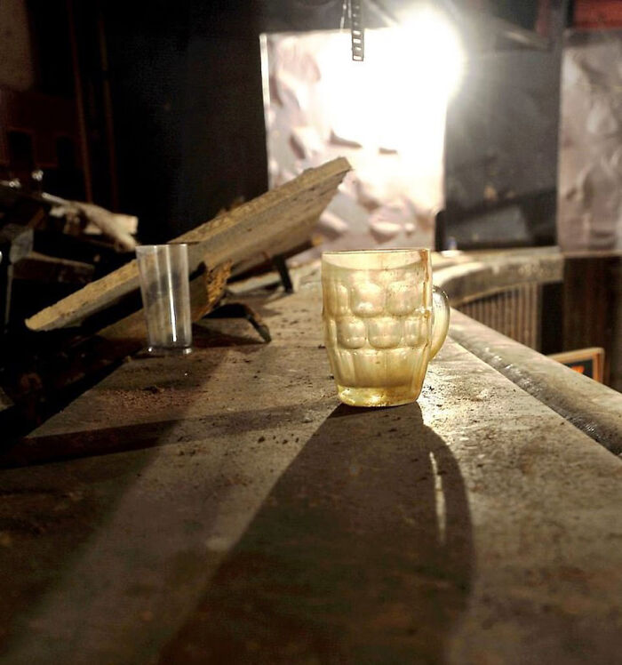 Pub In The UK 'Trapped In Time' For 27 Years And The Glasses Are Still Unwashed