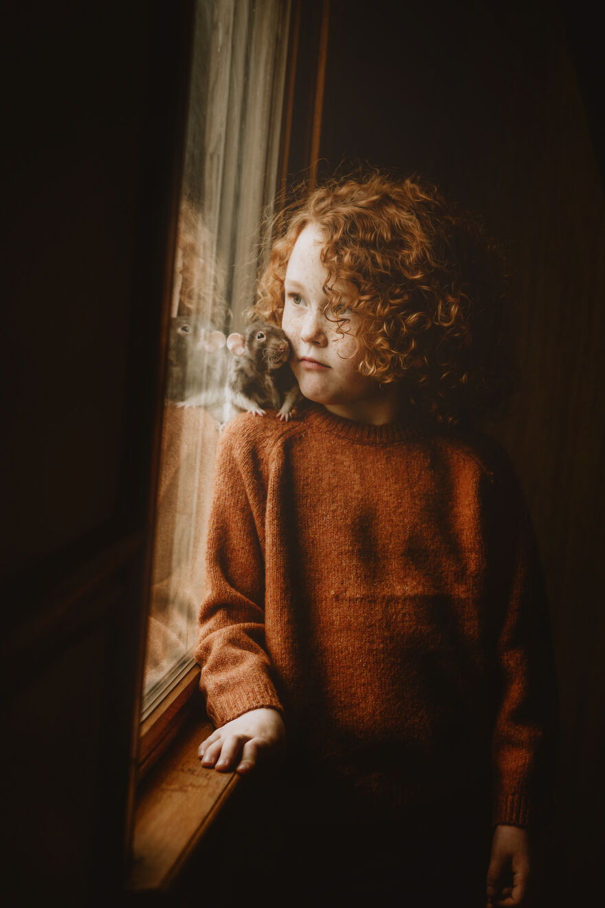 An Adorable Photoshoot Of A Girl And Her Pet Rat Named Disco Bacon By Andrea Martin An Adorable Photoshoot Of A Girl And Her Pet Rat Named Disco Bacon By Andrea Martin