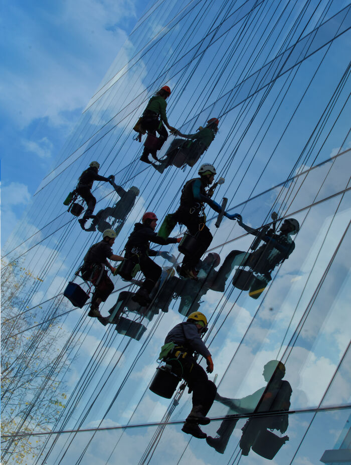 An Average Day Of Winow Cleaners