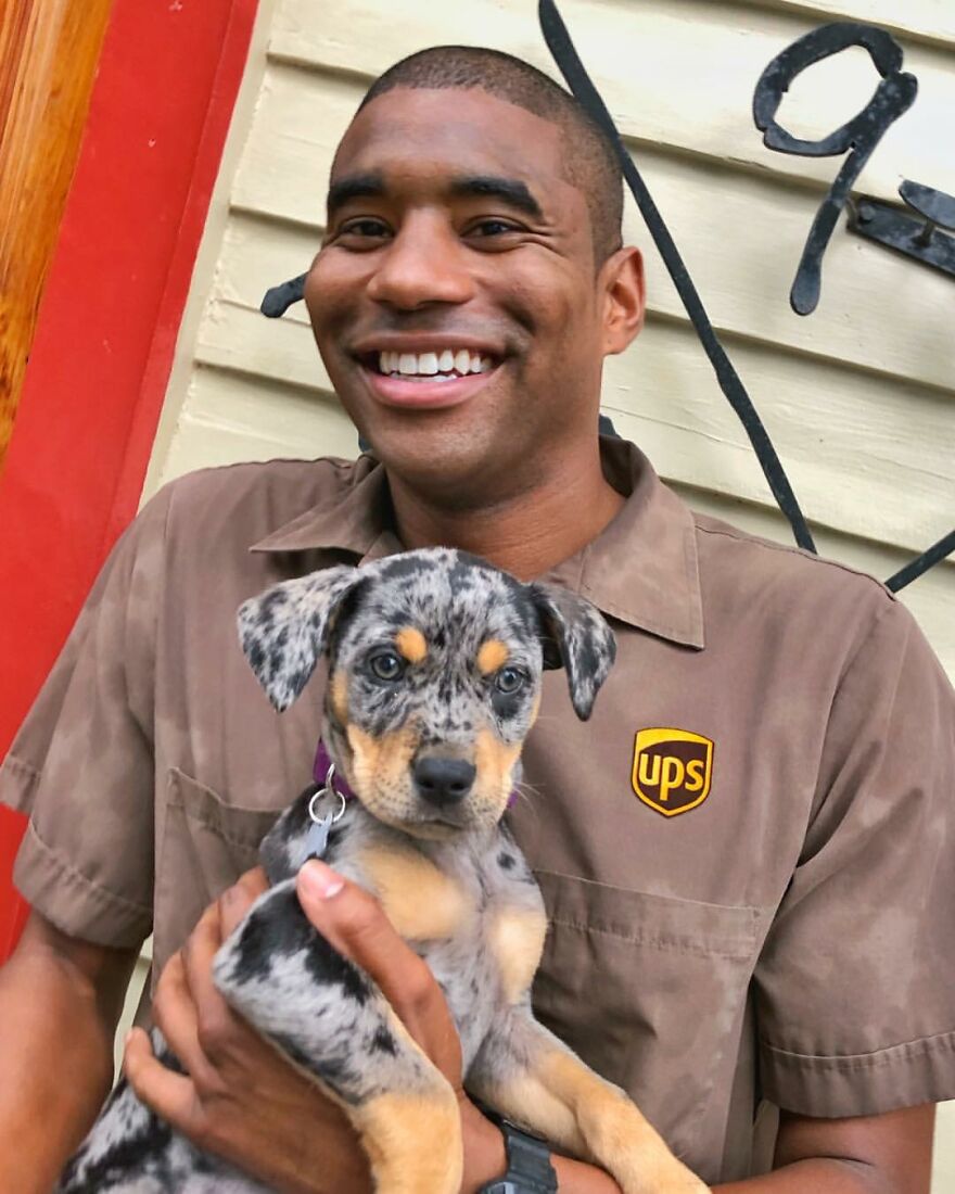 Delivery Man Continues To Take Breaks On The Way To Take Pictures And Pet The Dogs He Meets (New Pics)