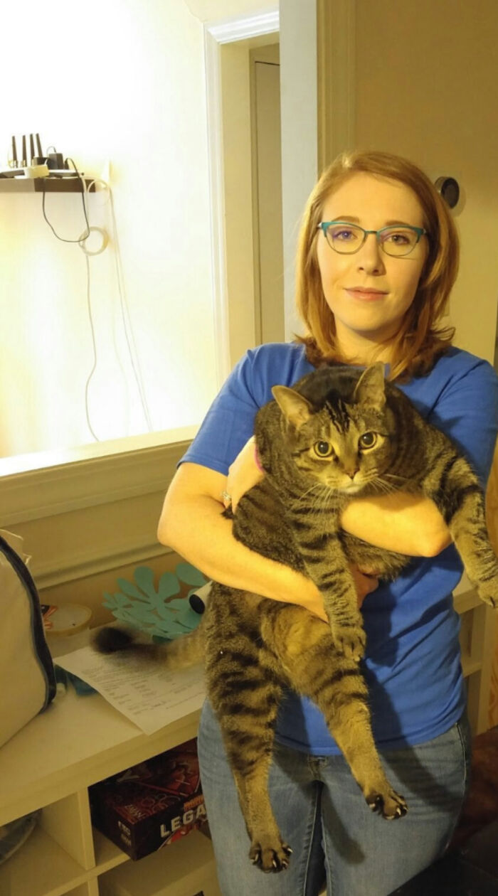 Too Fat To Shoulder Cat