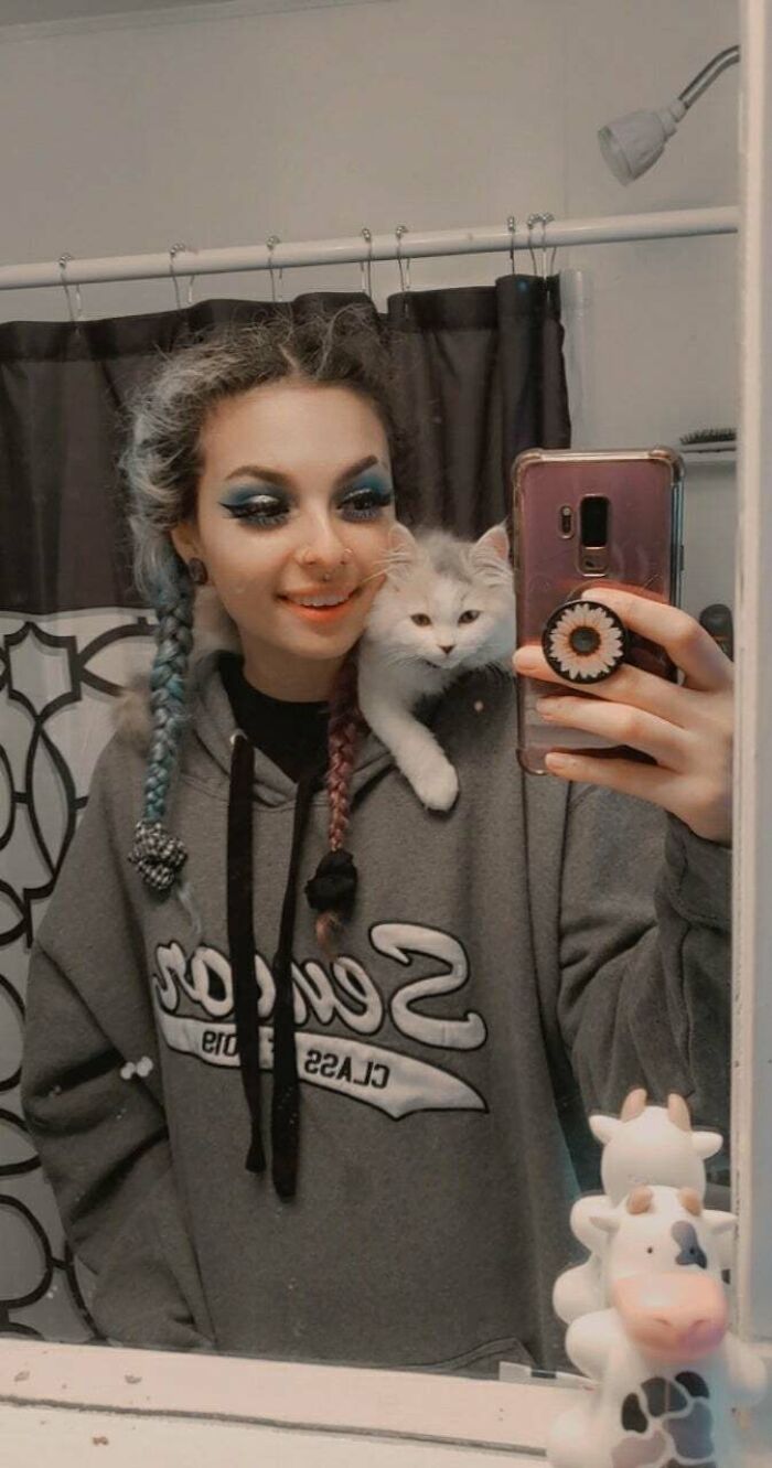 I Was Told This Community Would Like To See This Pic But Now I See Why!! Everyone's Posting Their Adorable Shoulder Cats!! Hope I'm Not Too Late To The Party