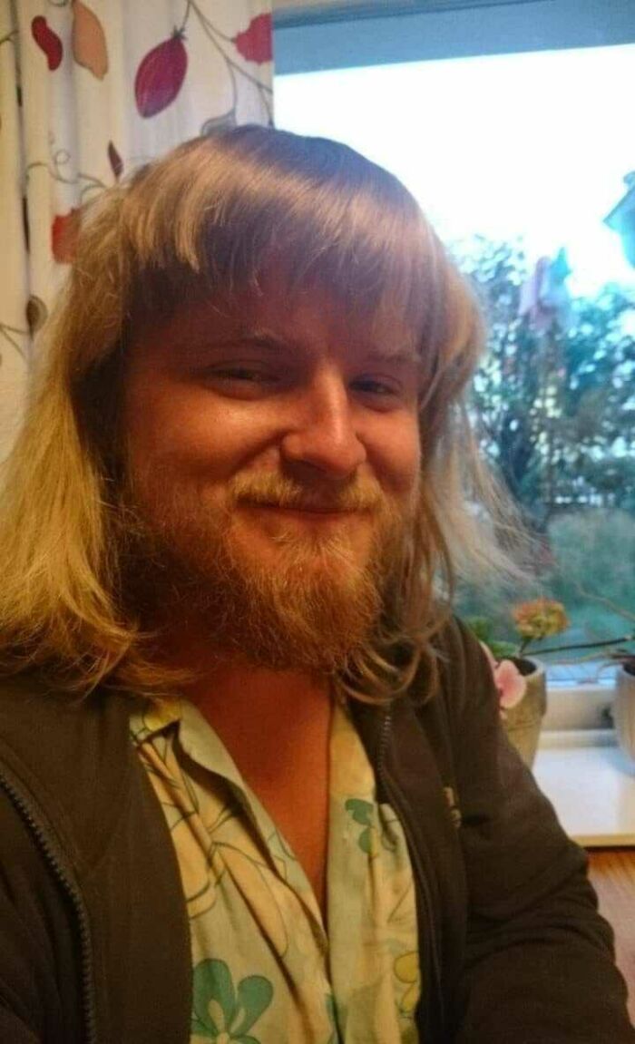 Thought I Looked Like Some 70ties Folksinger