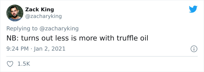 Cat Brings Its Parents A Note From The Neighbors He Visits, They Become Pen Pals With The Cat As Their Postman