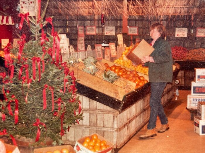 “I Used To Think That Dad Was Just A Family Man”: Store Owner-Turned-Father Shows What Personal Success Truly Looks Like “I Used To Think That Dad Was Just A Family Man”: Store Owner-Turned-Father Shows What Personal Success Truly Looks Like