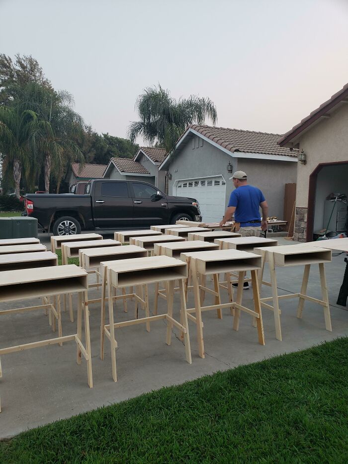 I Made 35 Desks For Students In My Area Who Are Home Due To Distance Learning