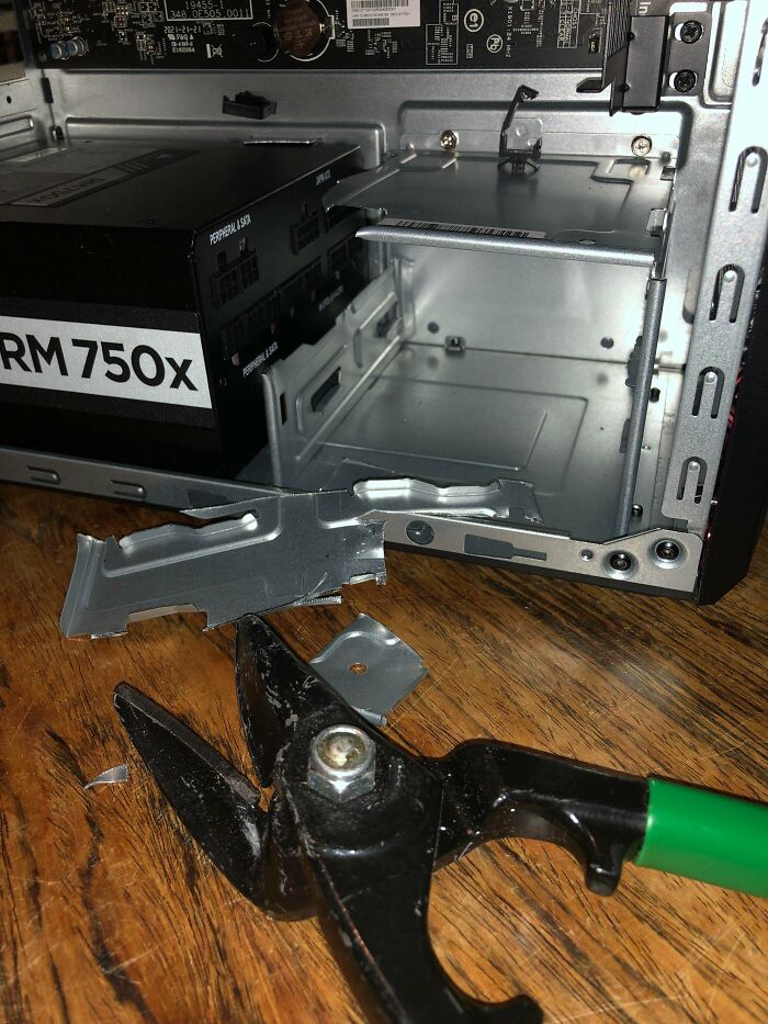 Hard Drive Was In The Way Of The Psu