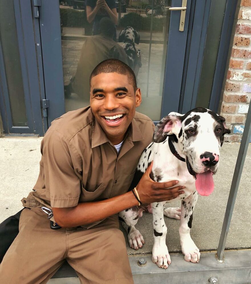 Delivery Man Continues To Take Breaks On The Way To Take Pictures And Pet The Dogs He Meets (New Pics)