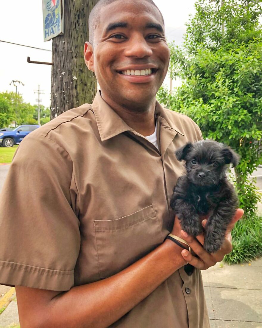 Delivery Man Continues To Take Breaks On The Way To Take Pictures And Pet The Dogs He Meets (New Pics)
