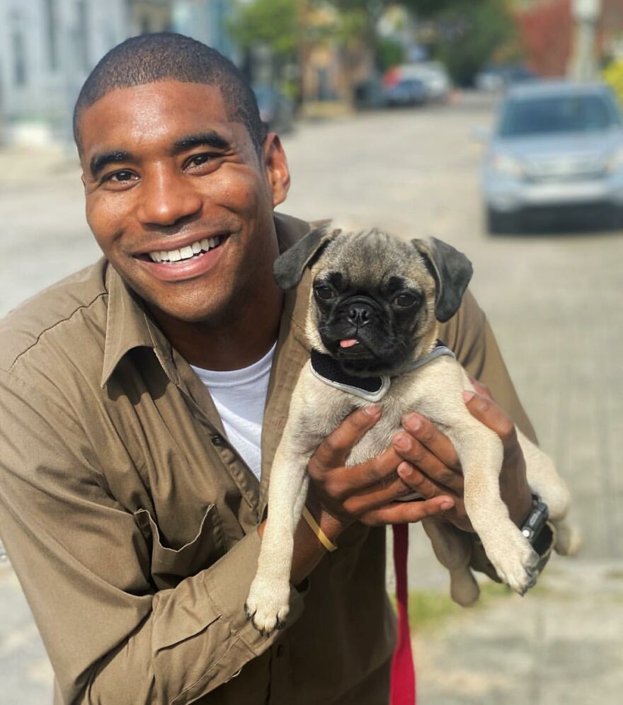 Delivery Man Continues To Take Breaks On The Way To Take Pictures And Pet The Dogs He Meets (New Pics)