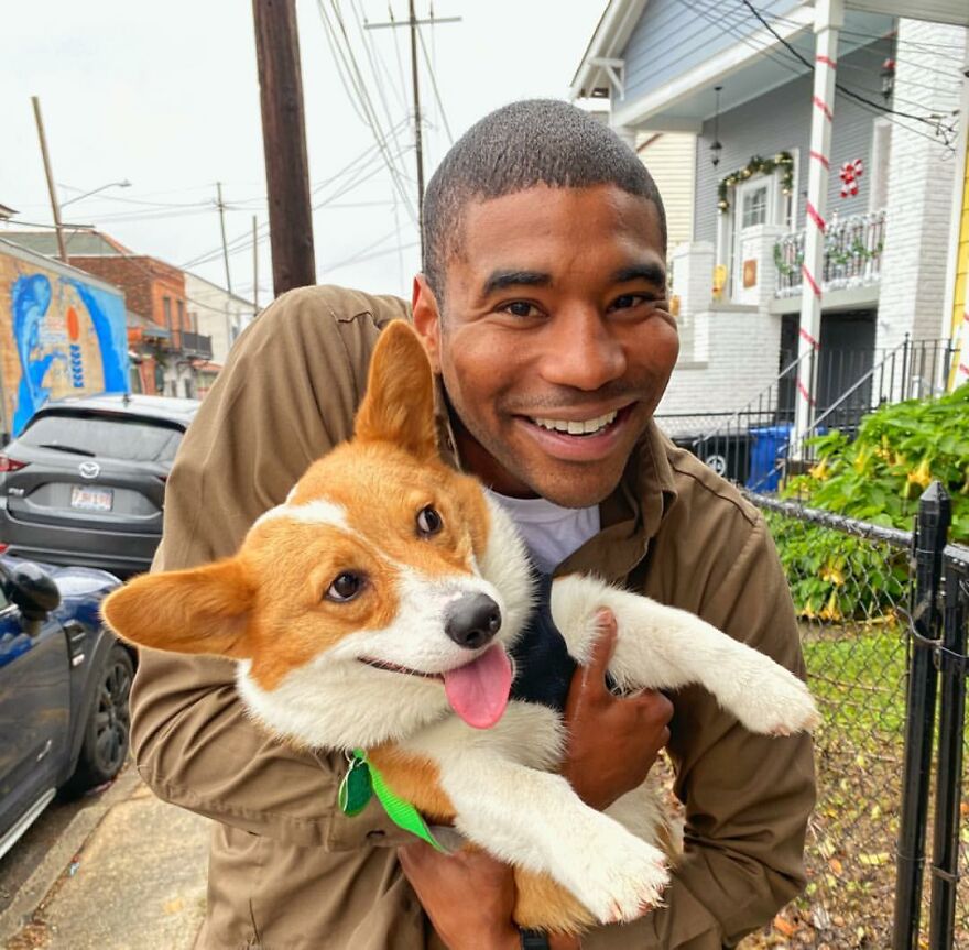 Delivery Man Continues To Take Breaks On The Way To Take Pictures And Pet The Dogs He Meets (New Pics)