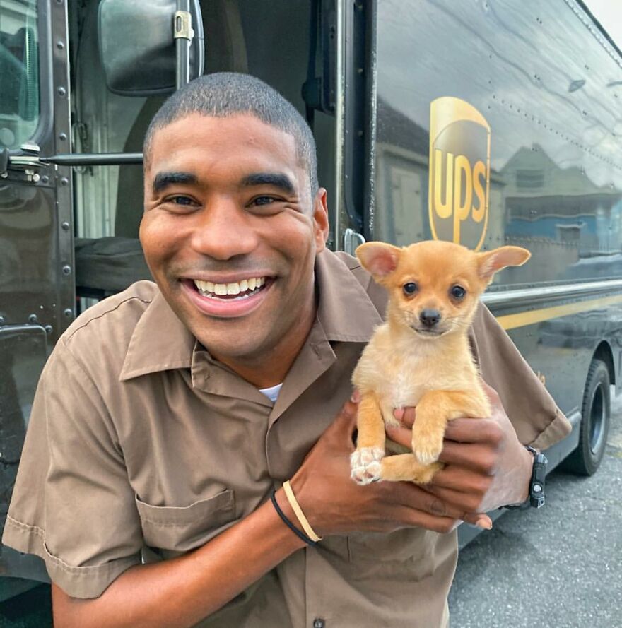 Delivery Man Continues To Take Breaks On The Way To Take Pictures And Pet The Dogs He Meets (New Pics)