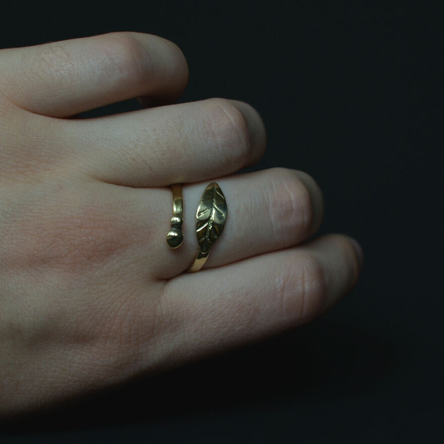 Adjustable Size "Leaf" Ring