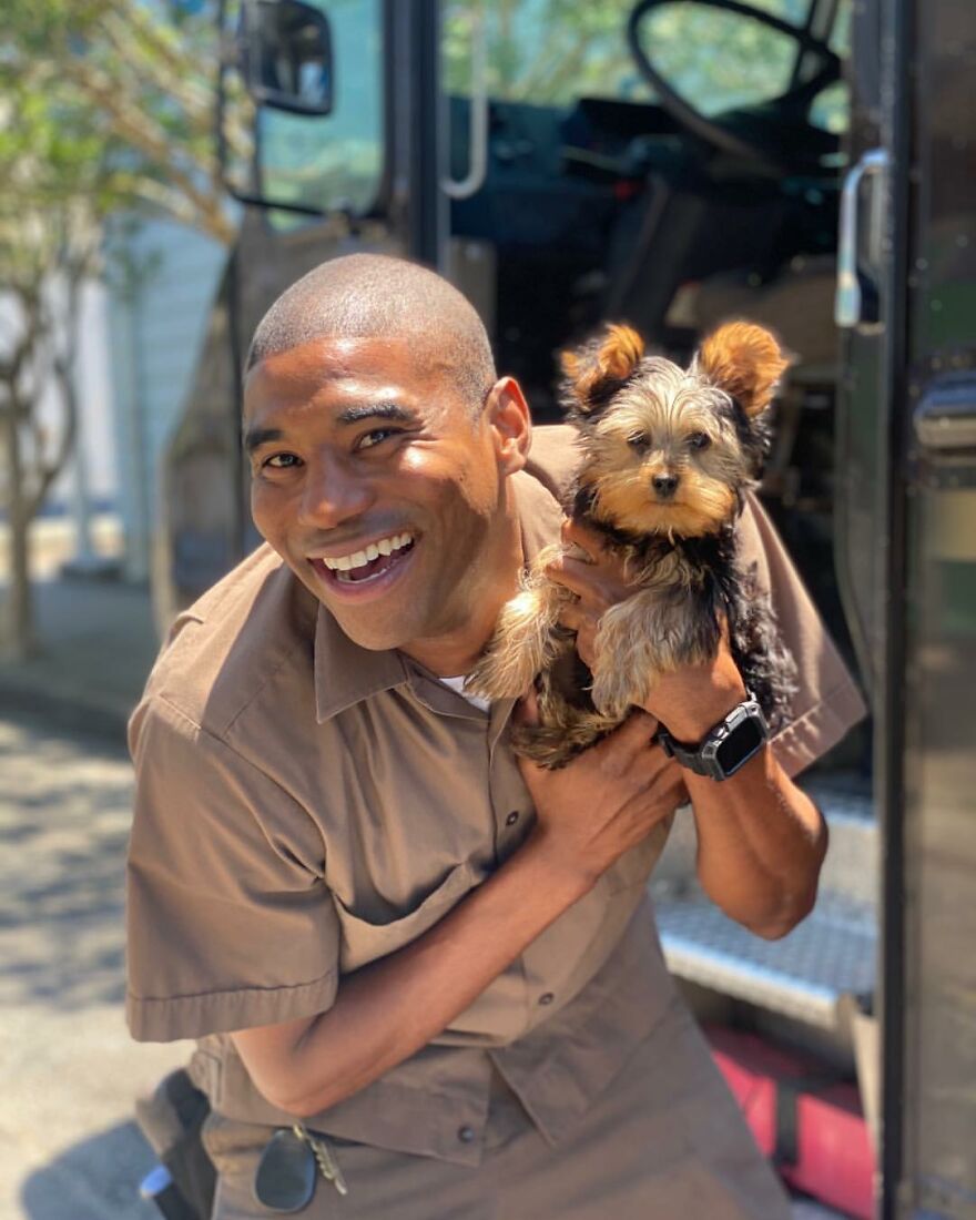 Delivery Man Continues To Take Breaks On The Way To Take Pictures And Pet The Dogs He Meets (New Pics)