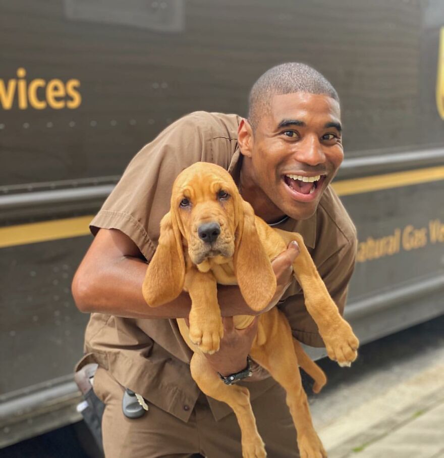 Delivery Man Continues To Take Breaks On The Way To Take Pictures And Pet The Dogs He Meets (New Pics)