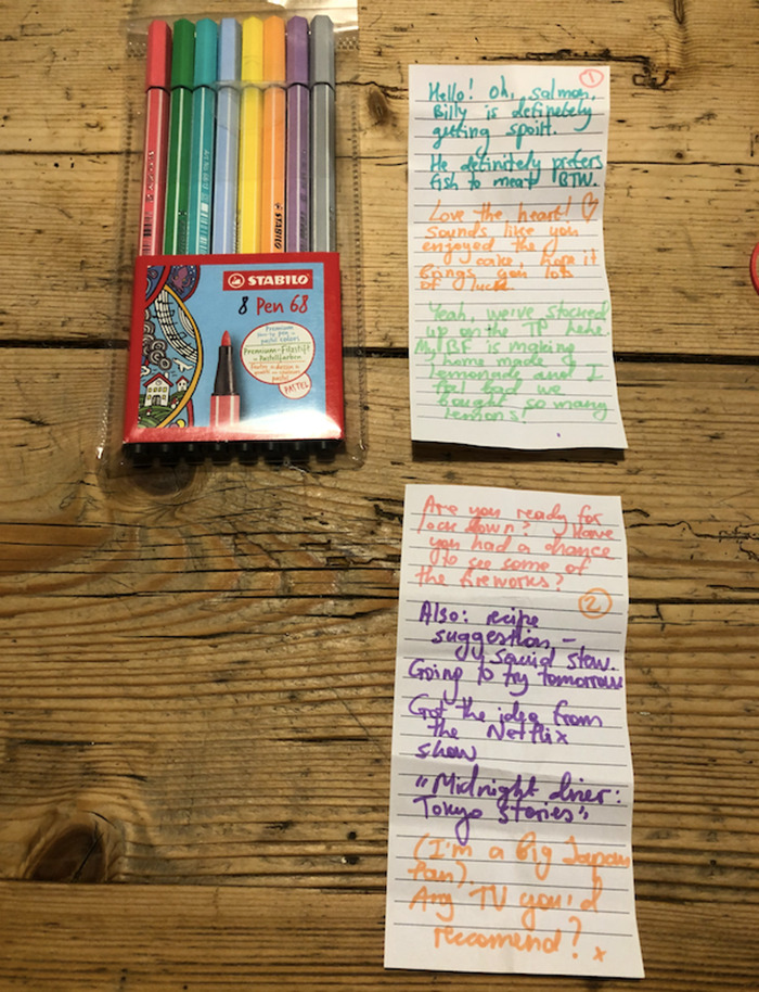 Cat Brings Its Parents A Note From The Neighbors He Visits, They Become Pen Pals With The Cat As Their Postman Cat Brings Its Parents A Note From The Neighbors He Visits, They Become Pen Pals With The Cat As Their Postman