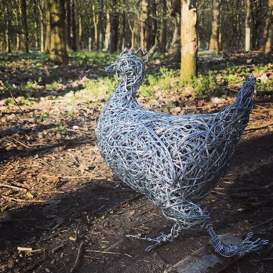 This Artist Makes Stunning Horse Sculptures Out Of Wire