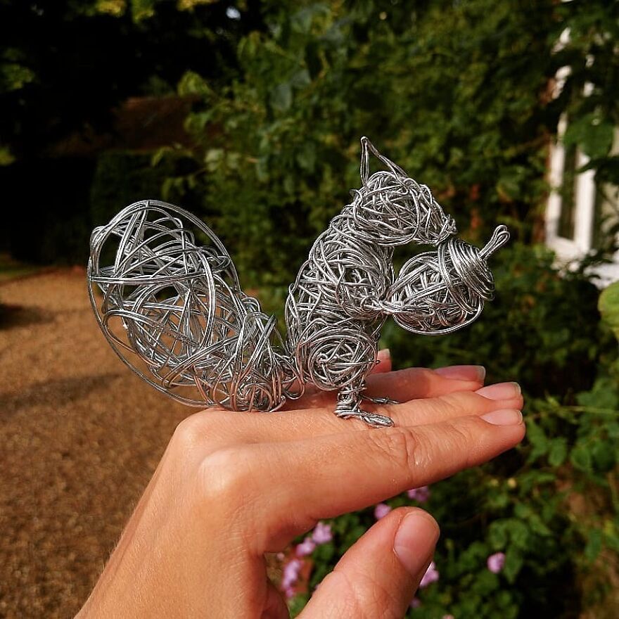 This Artist Makes Stunning Horse Sculptures Out Of Wire