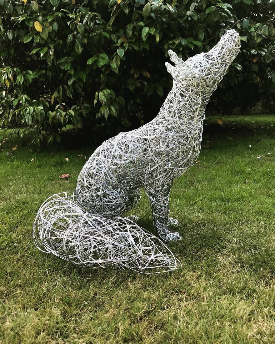 This Artist Makes Stunning Horse Sculptures Out Of Wire