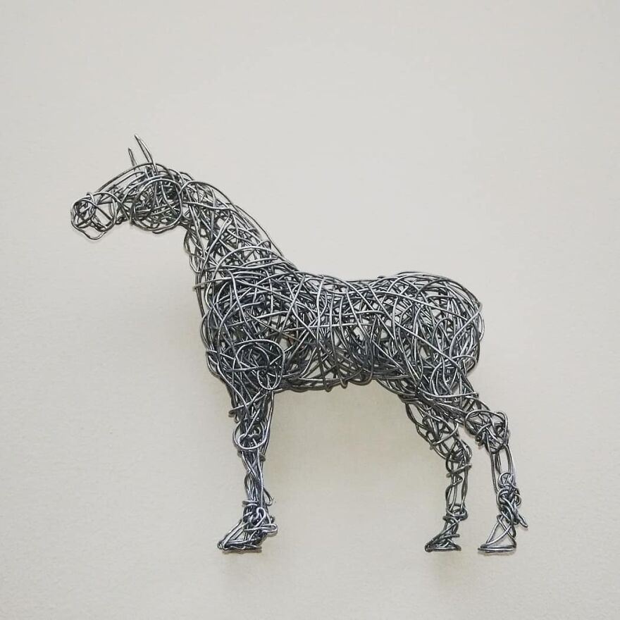 This Artist Makes Stunning Horse Sculptures Out Of Wire