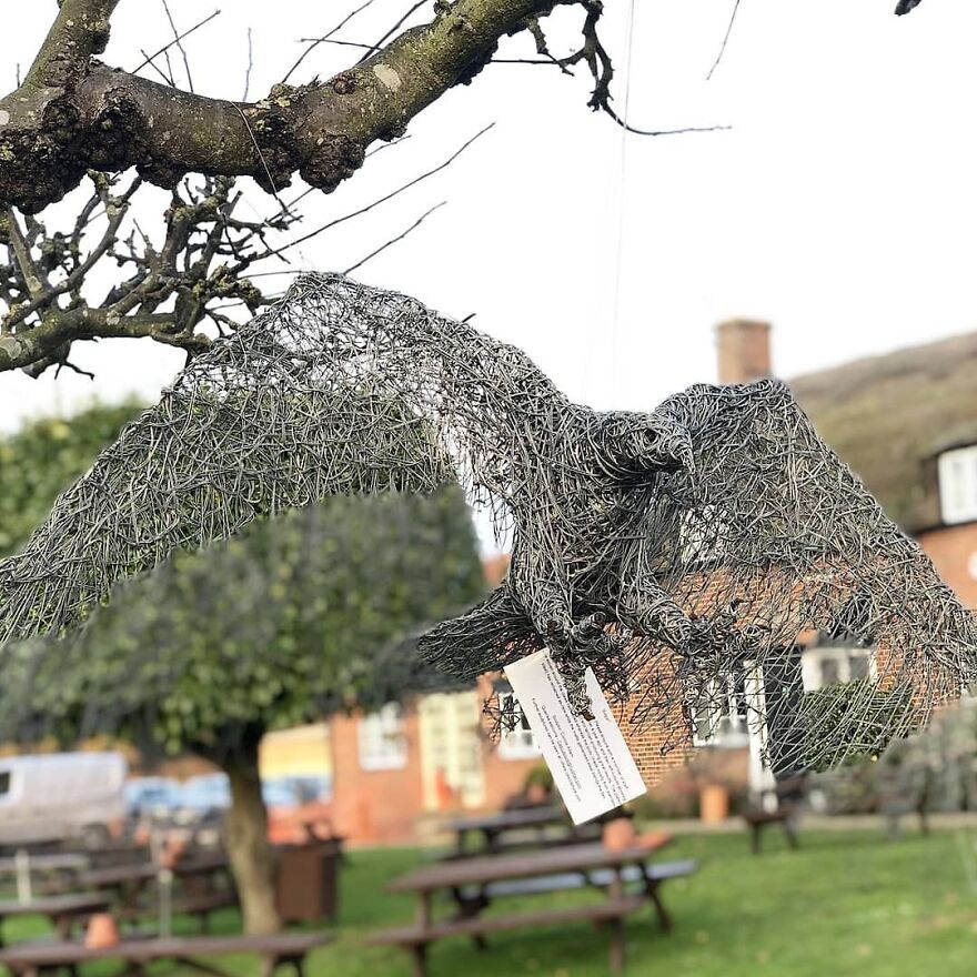 This Artist Makes Stunning Horse Sculptures Out Of Wire