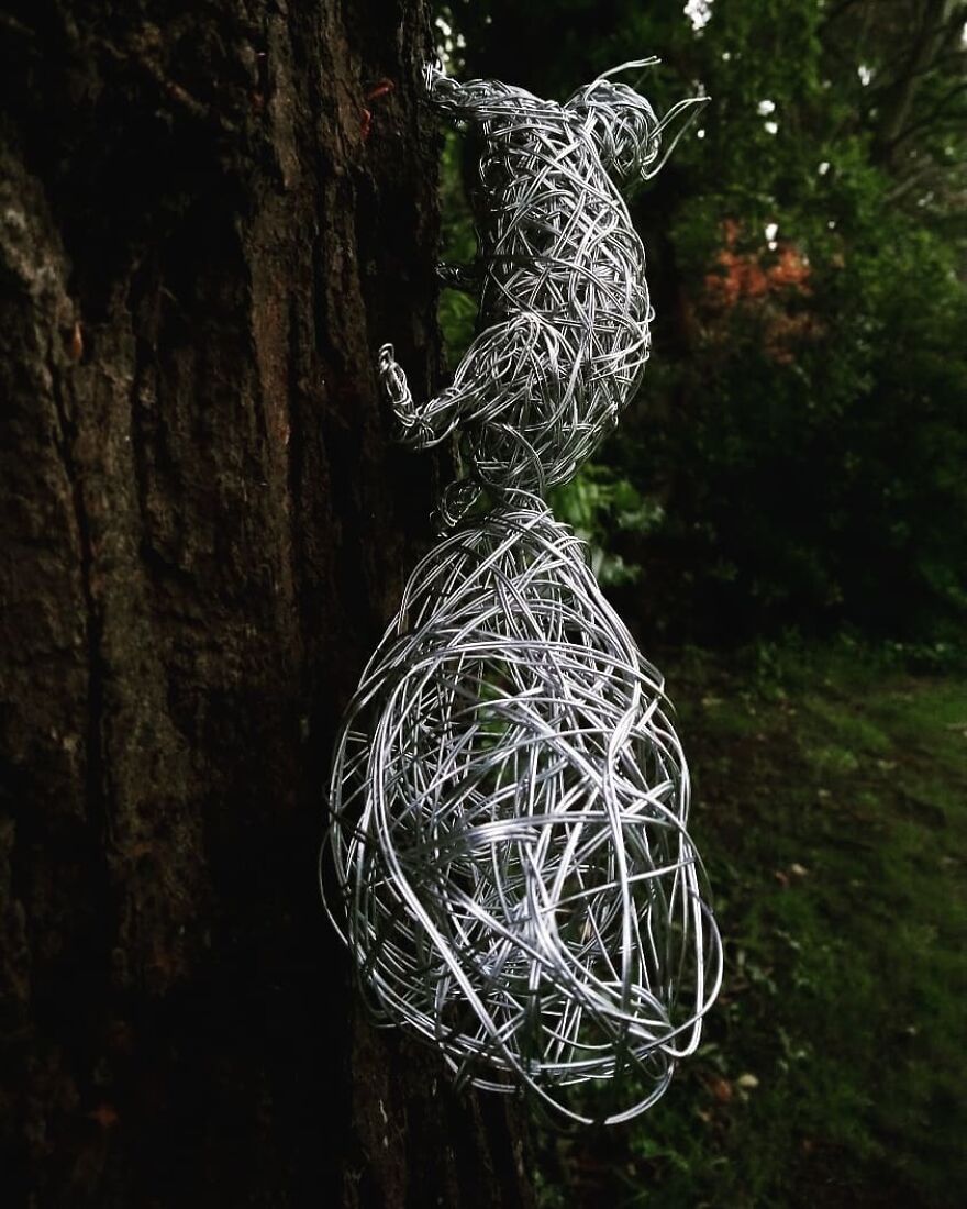 This Artist Makes Stunning Horse Sculptures Out Of Wire